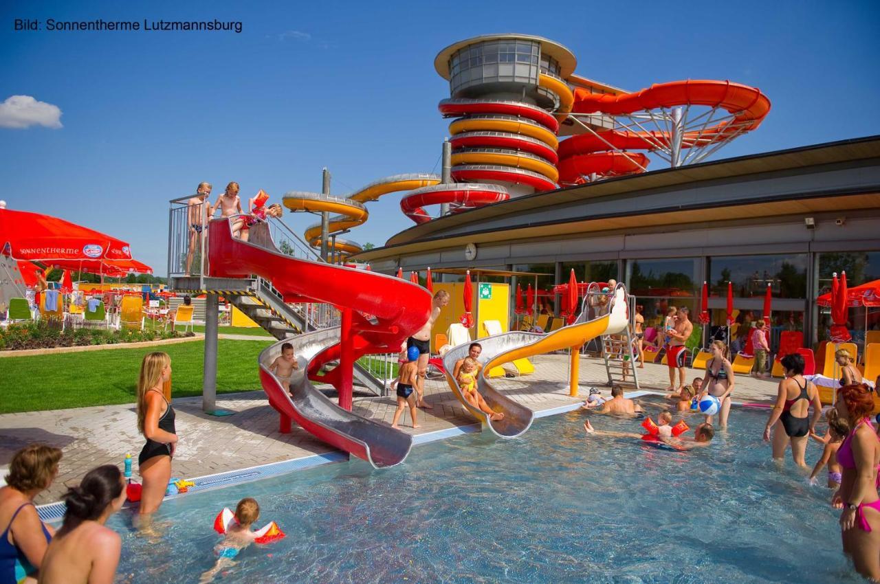 Familien Chalet Mit Direktem Bademantelgang Zur Therme لتزمانسبرغ المظهر الخارجي الصورة